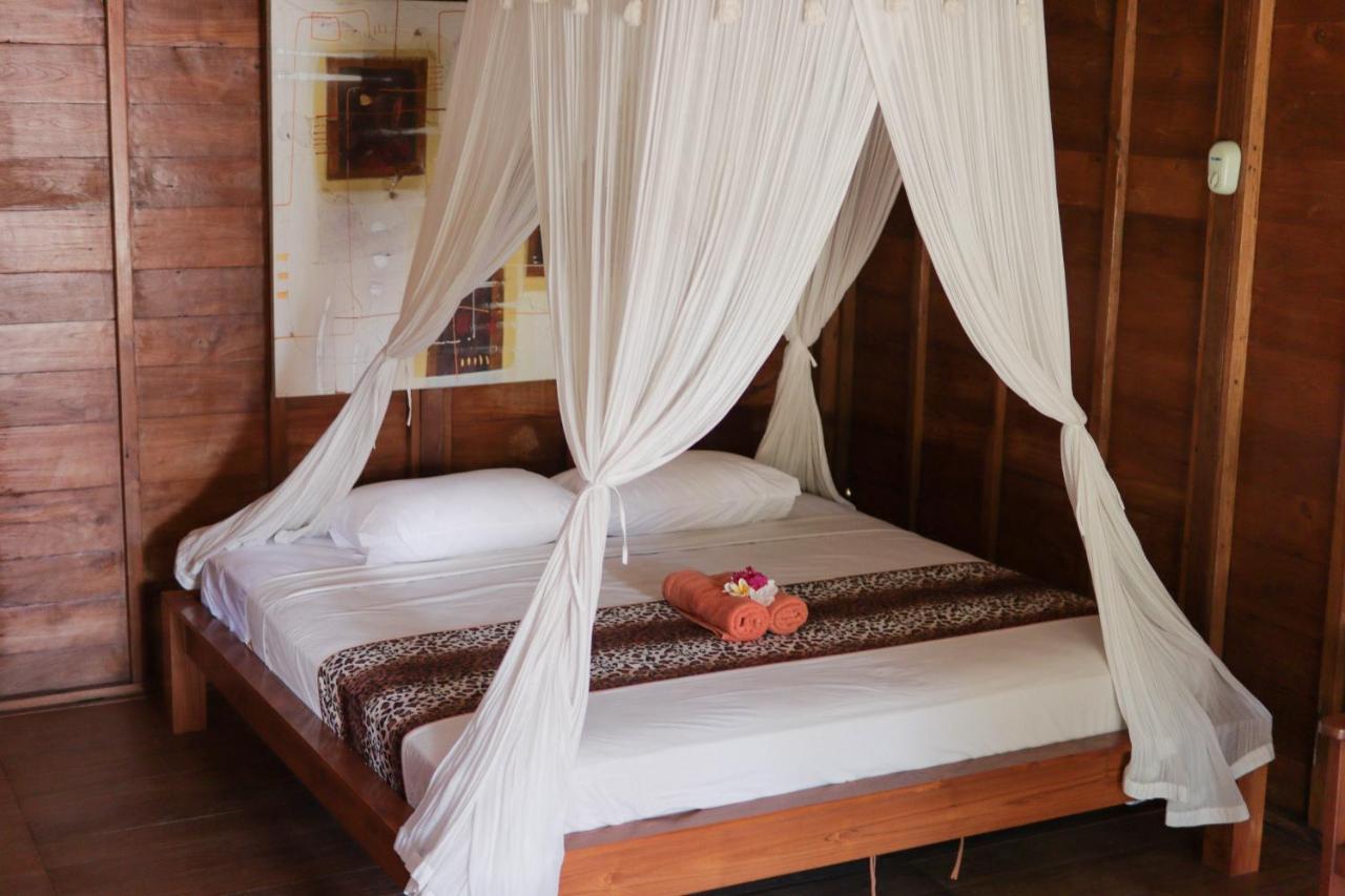 Yut'S Inn Flower Paradise Gili Gede エクステリア 写真