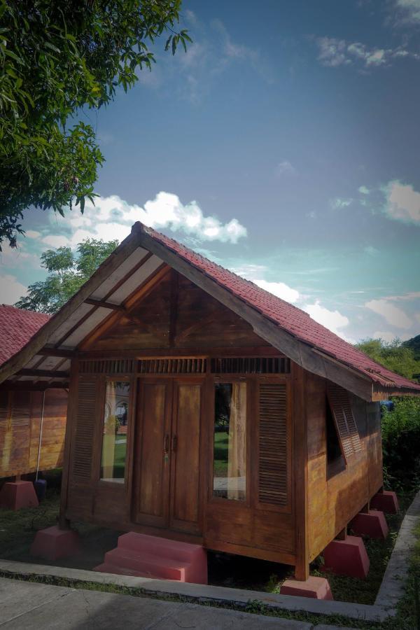 Yut'S Inn Flower Paradise Gili Gede エクステリア 写真