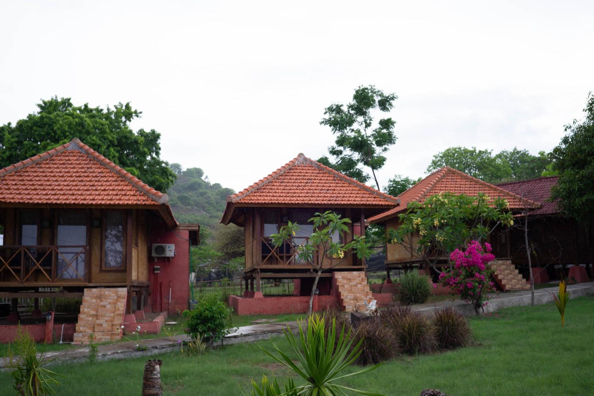 Yut'S Inn Flower Paradise Gili Gede エクステリア 写真