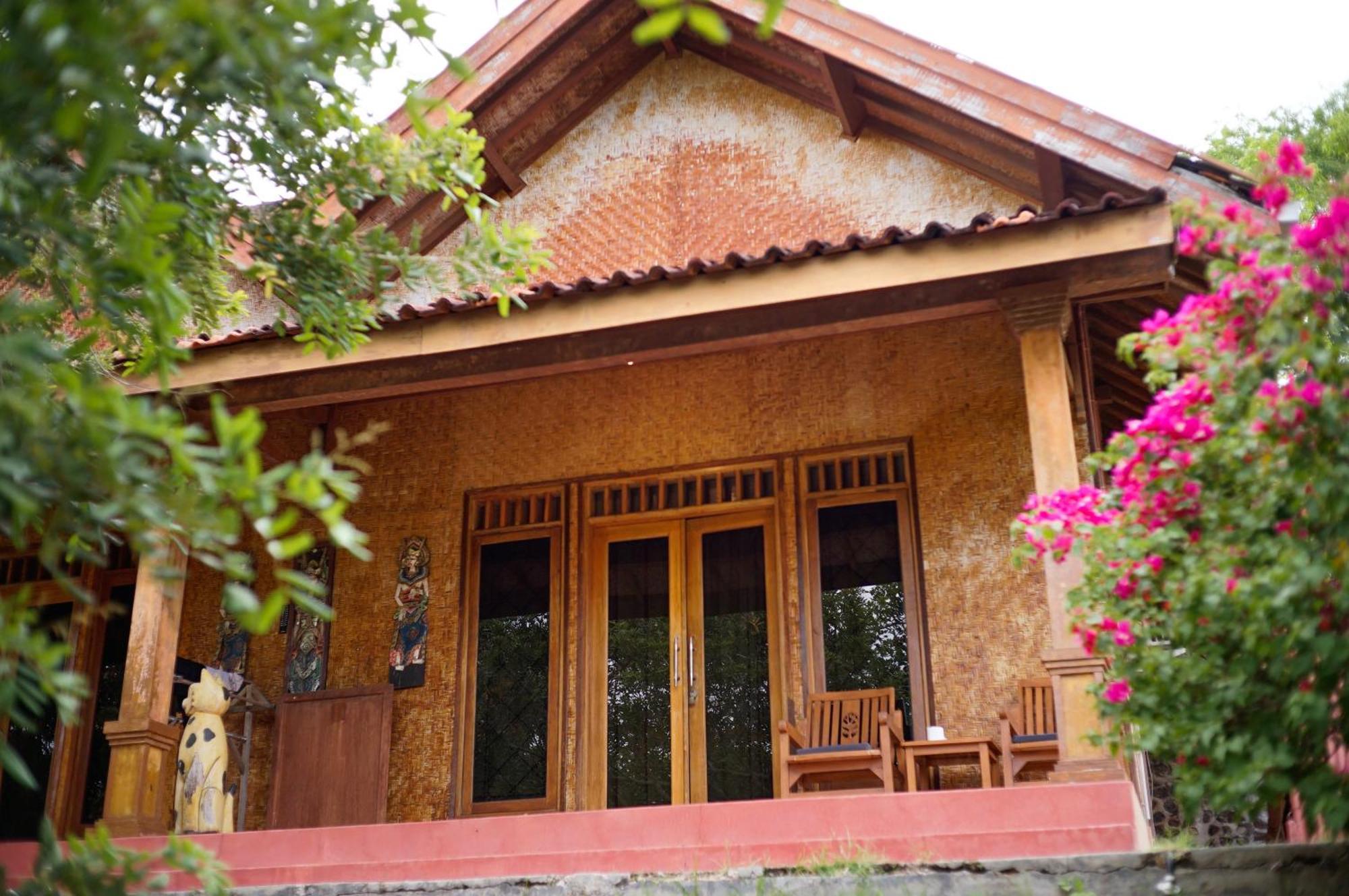 Yut'S Inn Flower Paradise Gili Gede エクステリア 写真