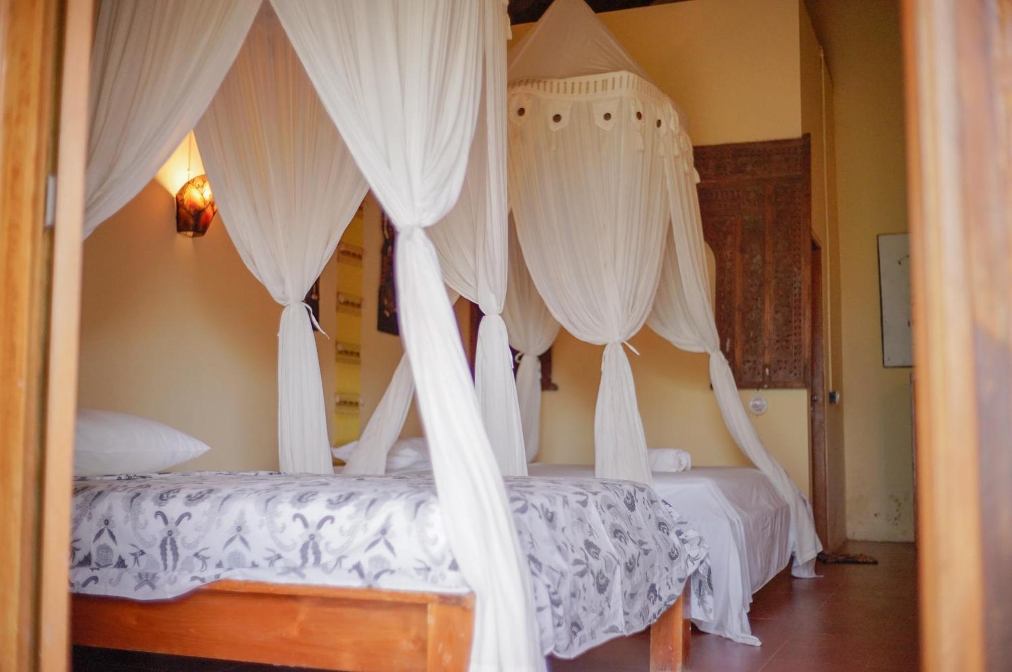 Yut'S Inn Flower Paradise Gili Gede エクステリア 写真